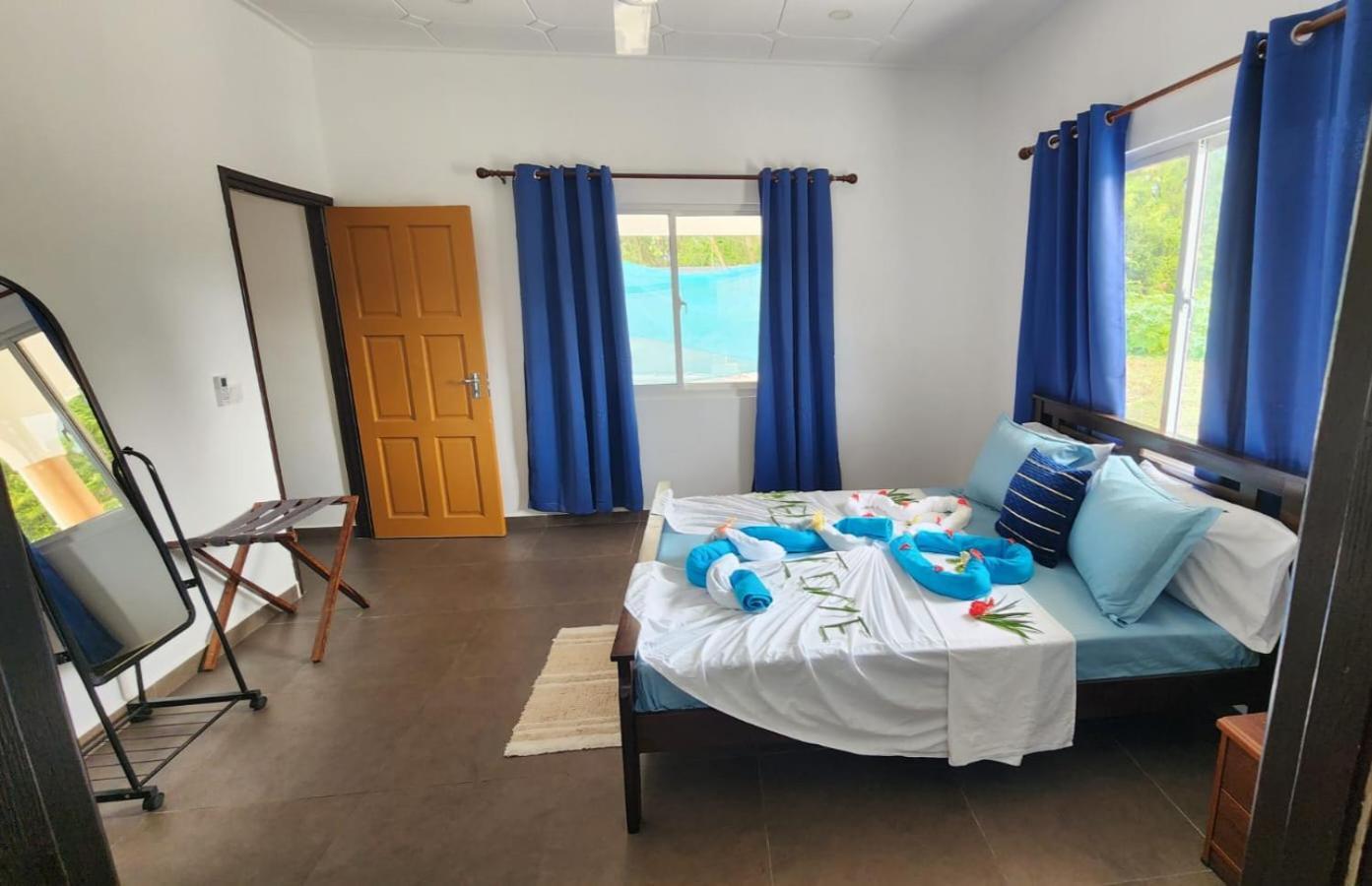 Le Nid De Bea Self-Catering Apartments Đảo Đảo La Digue Ngoại thất bức ảnh